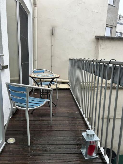 Down Town Spacious Duplex With Private Parking & Game Room Брюссель Экстерьер фото