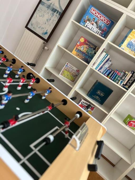 Down Town Spacious Duplex With Private Parking & Game Room Брюссель Экстерьер фото
