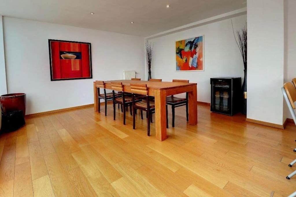 Down Town Spacious Duplex With Private Parking & Game Room Брюссель Экстерьер фото