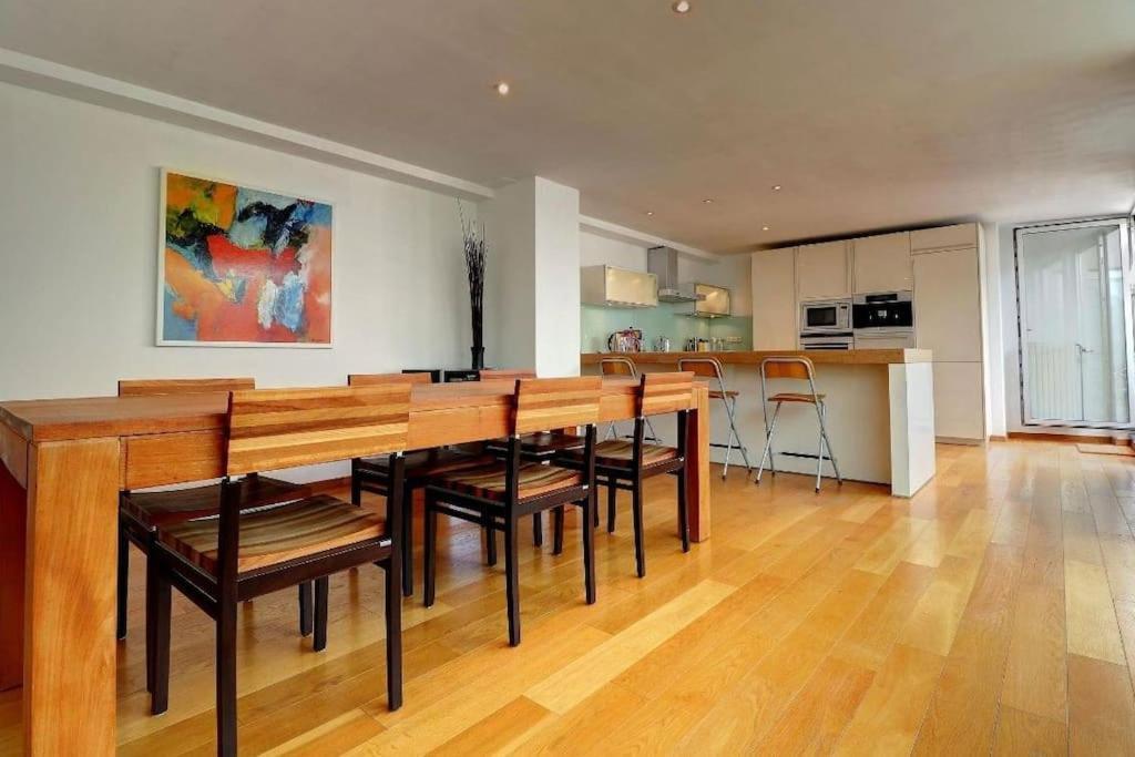 Down Town Spacious Duplex With Private Parking & Game Room Брюссель Экстерьер фото